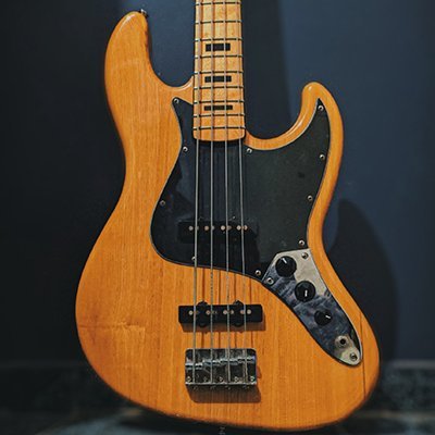 Bass guitar